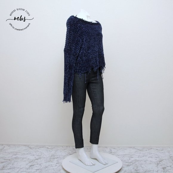 NWT Skylar + Madison Resurrection Oversized Cropped Fringe Sweater Women Size L - Picture 2 of 12